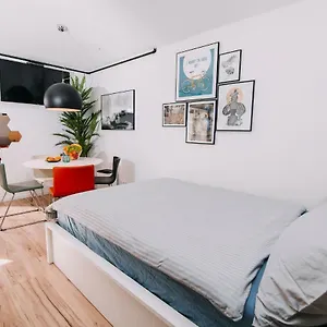 Hanna's With Free Parking Appartement