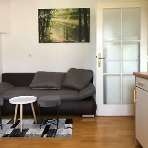  Apartment Roseman - Small Open Flat In The City Centre